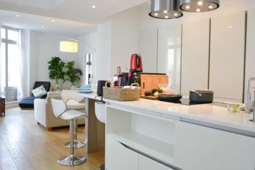 Appartement Centre-Ville Spacieux, Elegant / Climatisation Монпелие Екстериор снимка