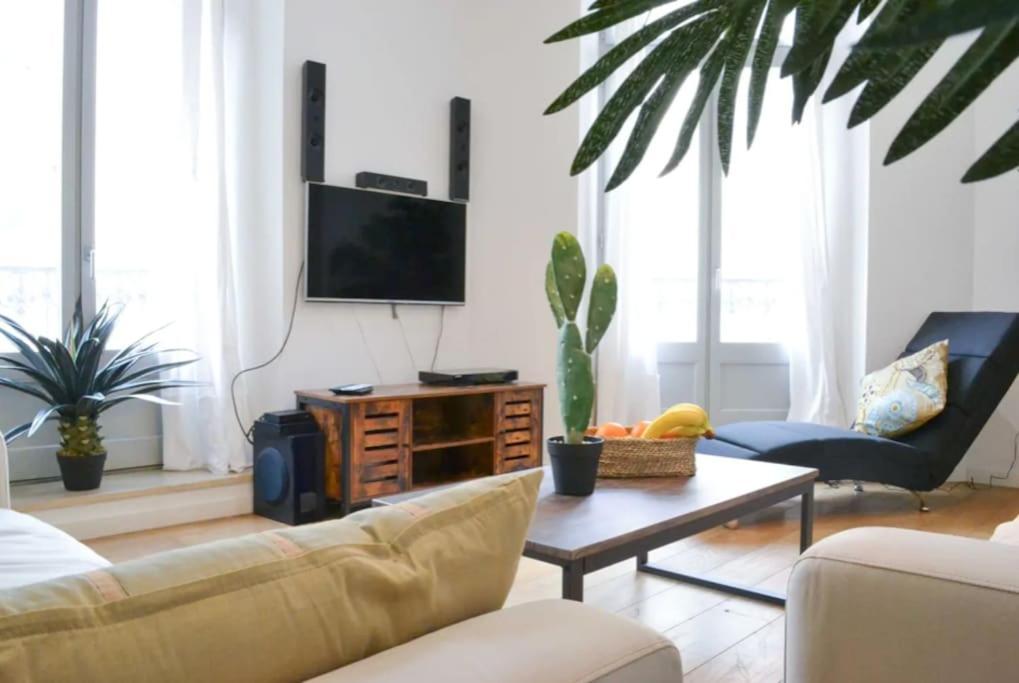 Appartement Centre-Ville Spacieux, Elegant / Climatisation Монпелие Екстериор снимка