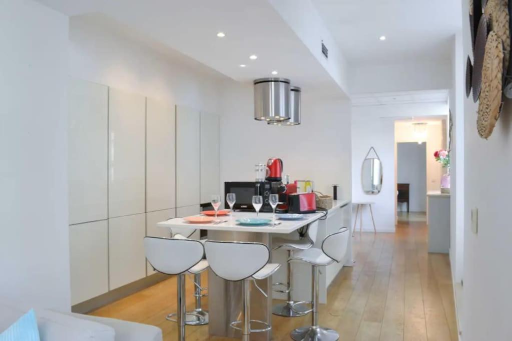 Appartement Centre-Ville Spacieux, Elegant / Climatisation Монпелие Екстериор снимка